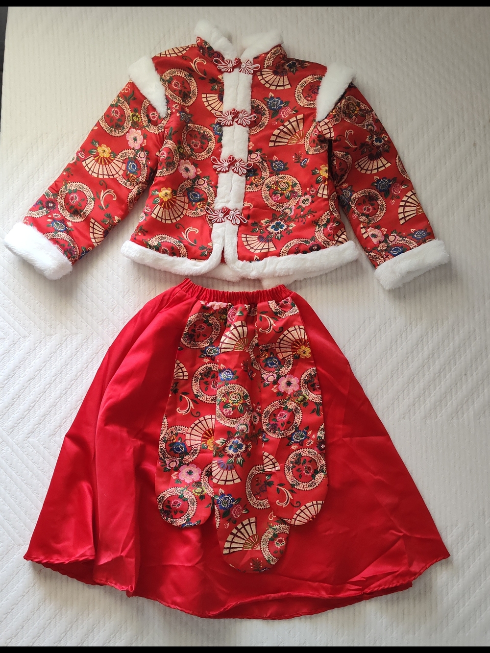 New Vibrant Red Chinese Asian Lunar New Year Girls Set Size 130 (6-8Y)